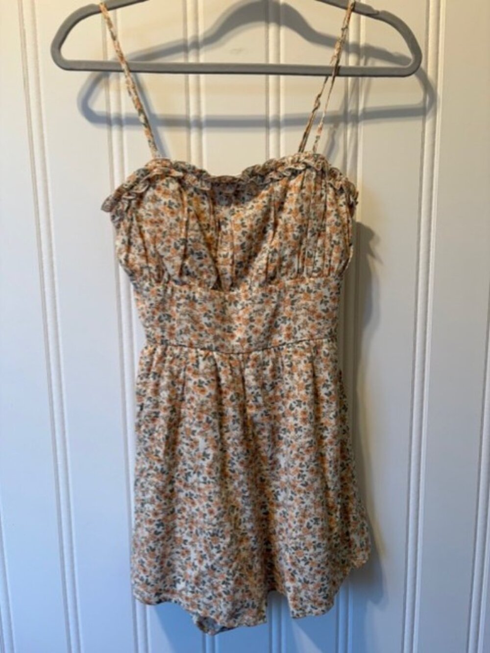 NWT Francesca's Trixxi Floral Spaghetti Strap Romper Size Small
